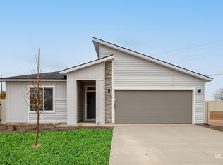 49 S Sweetgrass Ave, Nampa, ID 83651