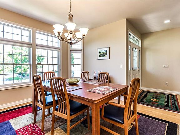 5th image of 6069 Bay Hill Cir