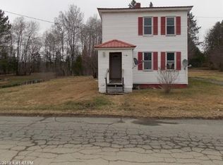 207 Sewall St, Island Falls, ME 04747