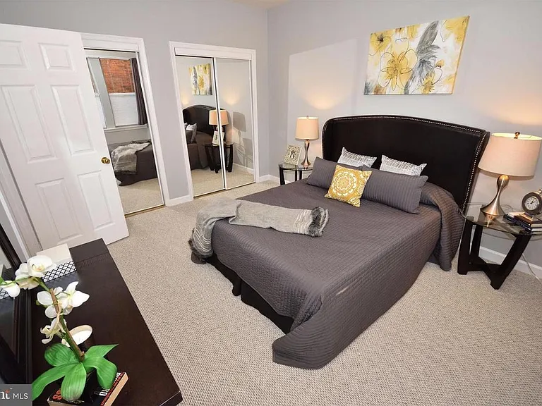 1619 R St NW #103 — Photo 8