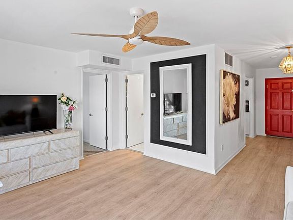 4th image of 750 BURLINGTON AVENUE N #3C