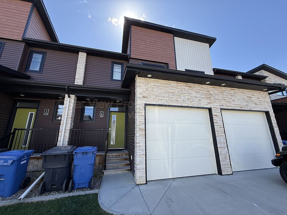 1st image of 458 Highlands Blvd W #4