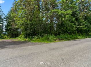 2090 E Trails End Dr, Belfair, WA 98528