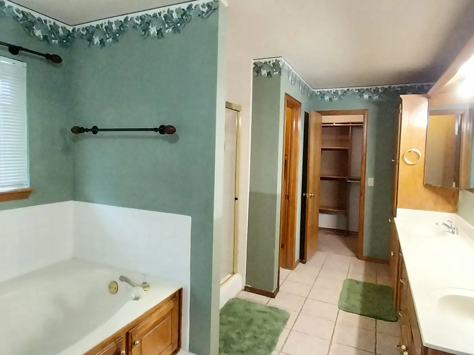 4 bed, 2609 sqft, $2,000 — Photo 4