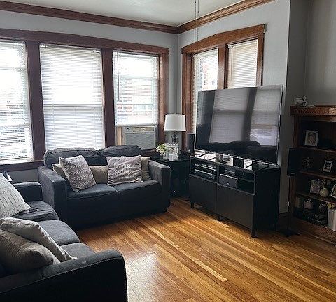3rd image of 5010 W Montana St