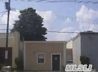 122 S Long Beach Rd, Rockville Centre, NY 11570