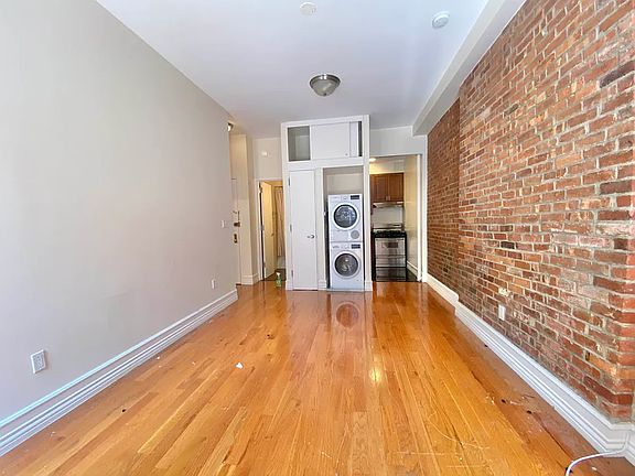 2nd image of 112 W 80th St #4