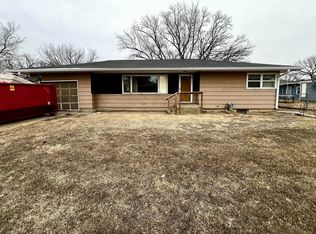307 E Clay St, Elk Point, SD 57025
