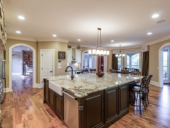 3rd image of 7132 Brandon Park Ct
