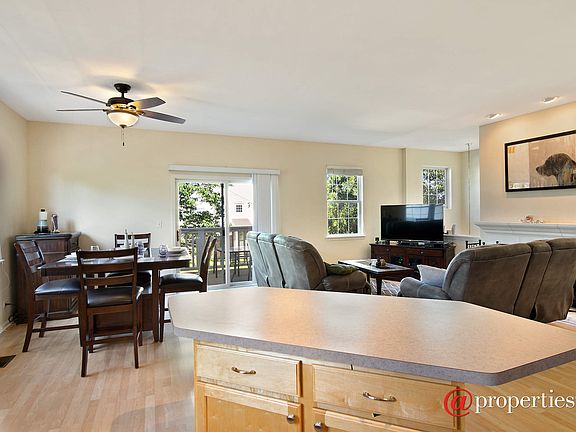 Kitchen / Living Room