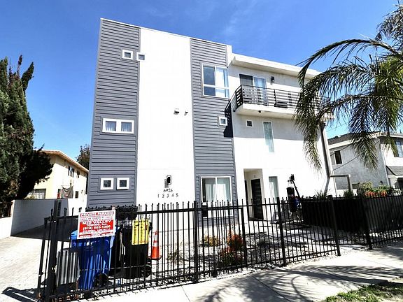 3rd image of 6926 N Morella Ave Unit 5