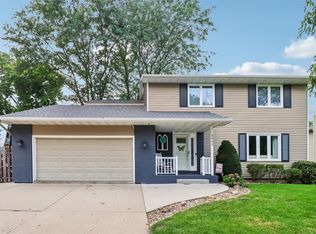 5905 Crabapple Ln, Johnston, IA 50131