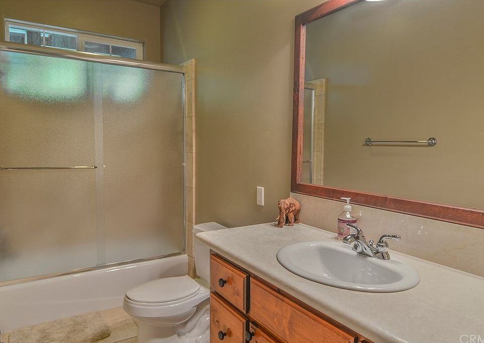 1st image of 472 Clearwater Ln