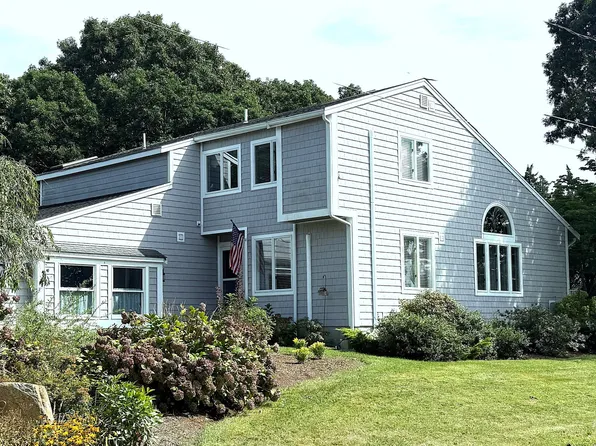 139 Cottonwood St, Fairhaven, MA 02719