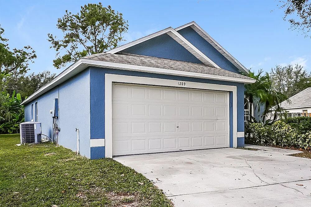 3 bed, 2.0 bath, 1368 sqft, $1,990 — Photo 3