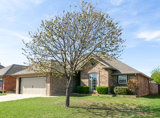 1705 SW 31st St, Moore, OK 73160