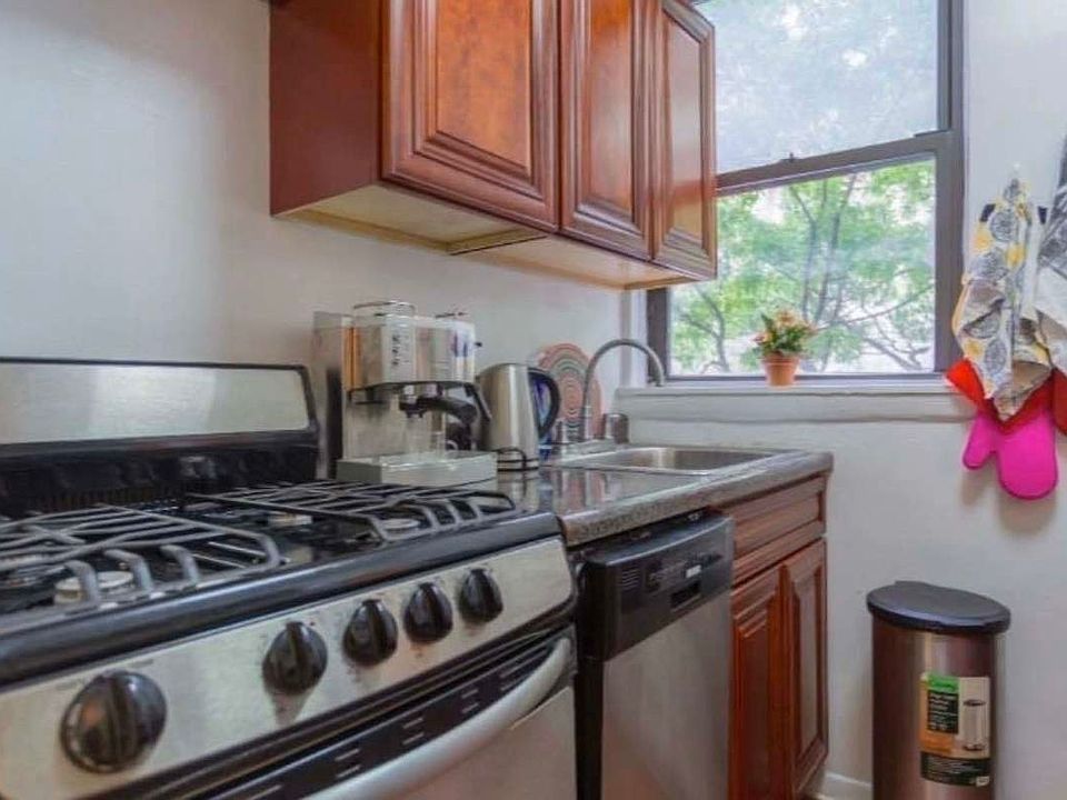 1st image of 203 W 91st St APT 4D