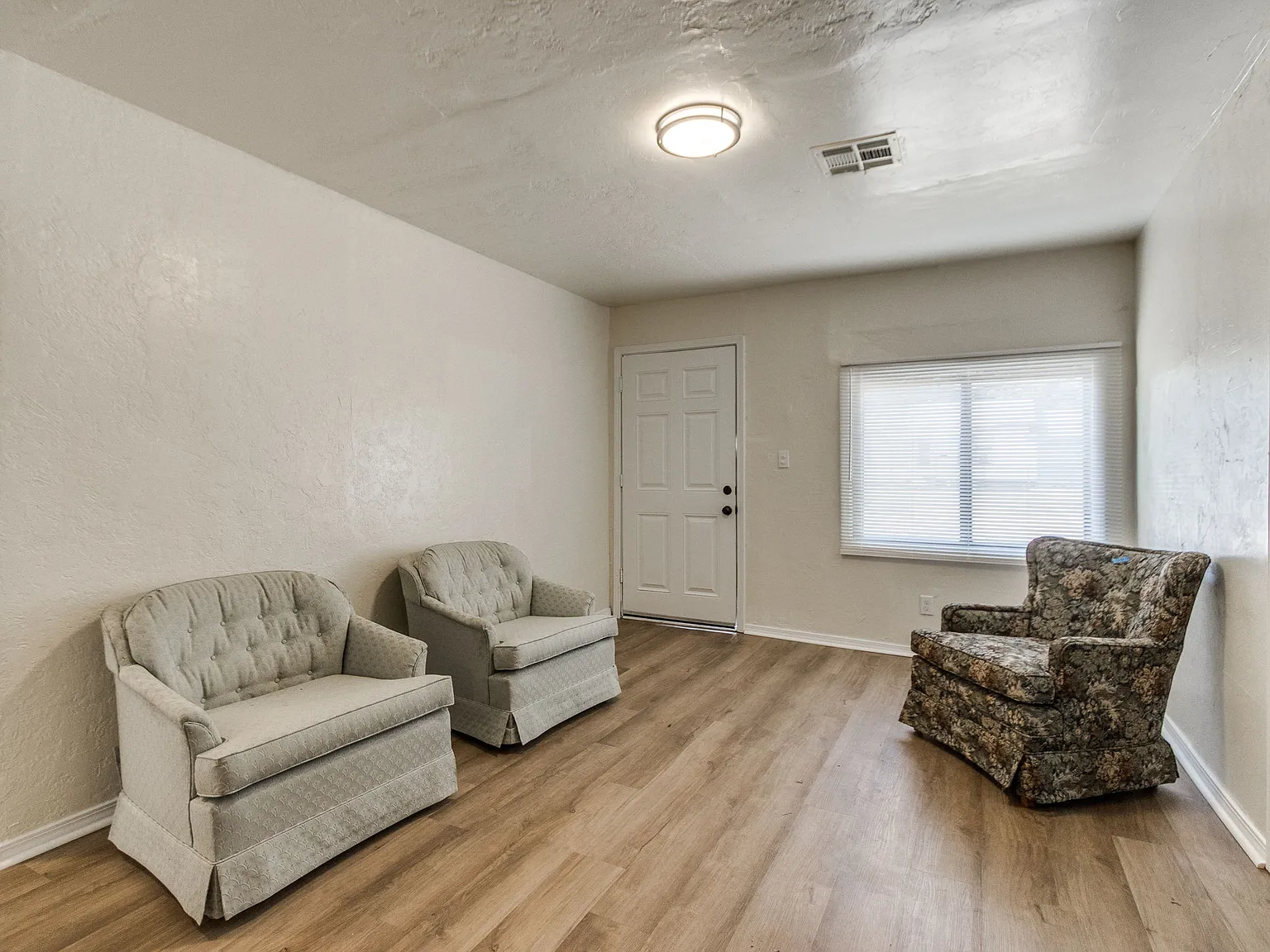 3 bed, 624 sqft, $1,050 — Photo 4