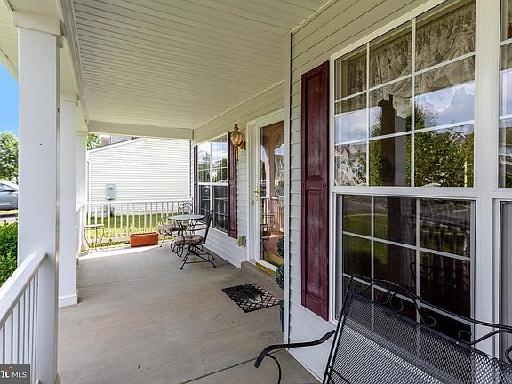 3rd image of 137 Meadow Croft Dr