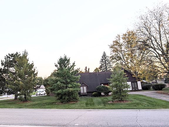 2nd image of 405 Pleasant Ln