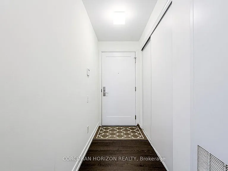 28 Wellesley St E #1104 — Photo 13