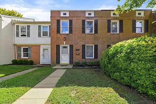 130 Dumbarton Dr Photo 1