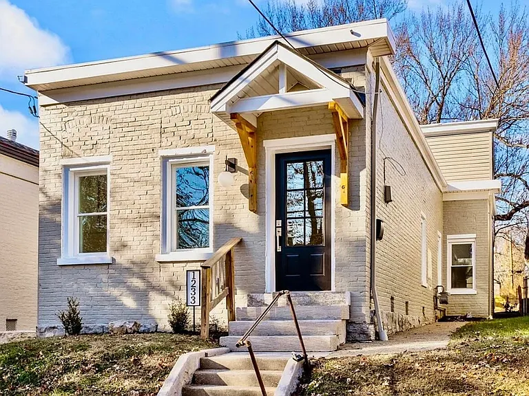 1233 Payne St — Photo 1