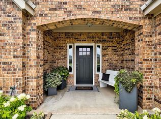 3824 Plantation Dr, Enid, OK 73703