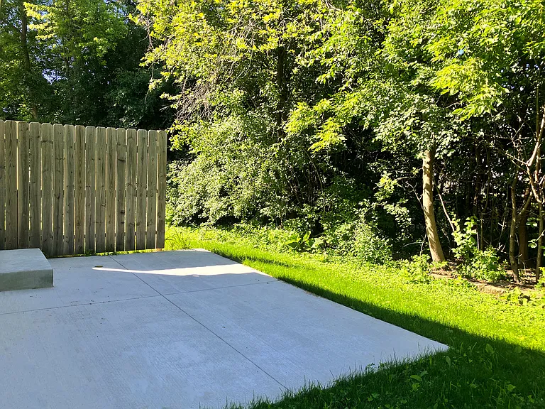 2711 Albany Ct — Photo 17