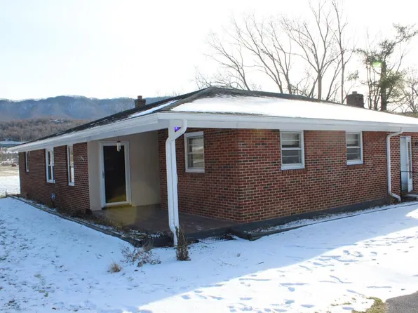 349 Freedom Ave, Tazewell, VA 24651