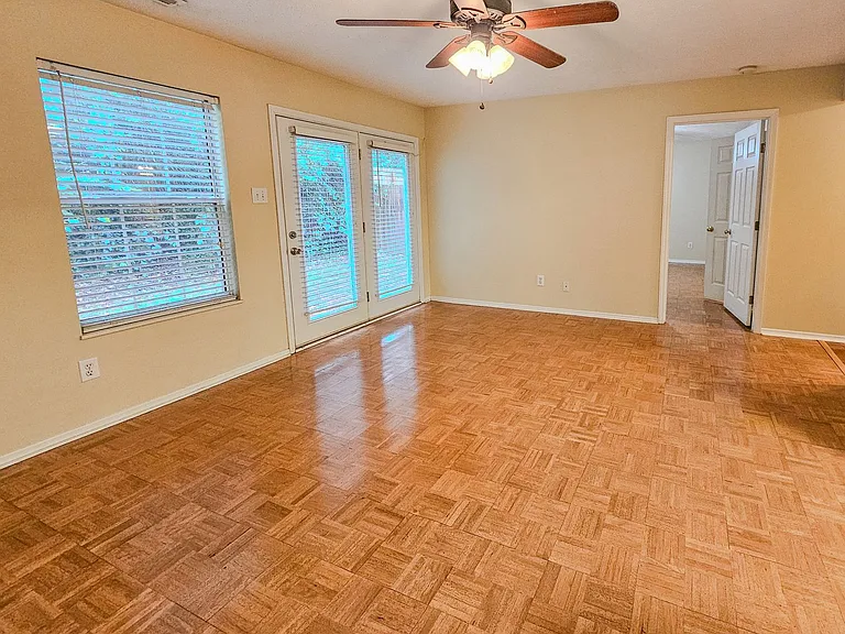 857 Ashley Michelle Ct — Photo 2