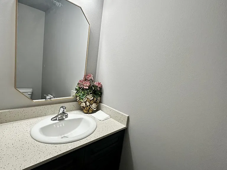 3760 Peter Ln NE — Photo 17