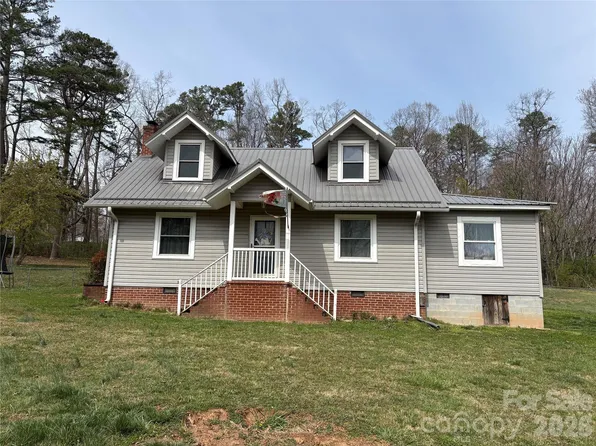 5054 Sugar Hill Rd, Marion, NC 28752