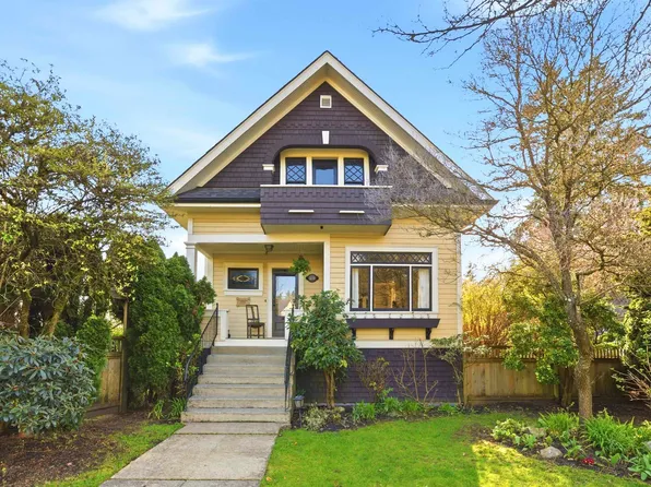 416 2nd St, New Westminster, BC V3L 2L4
