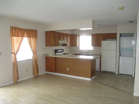 2nd image of 231 SE Village Dr