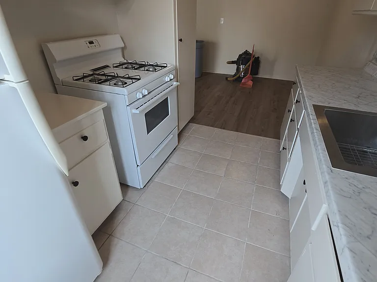 526 S Saint Andrews Pl #28 — Photo 20