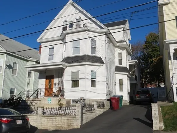 204 Pleasant St, Lowell, MA 01852