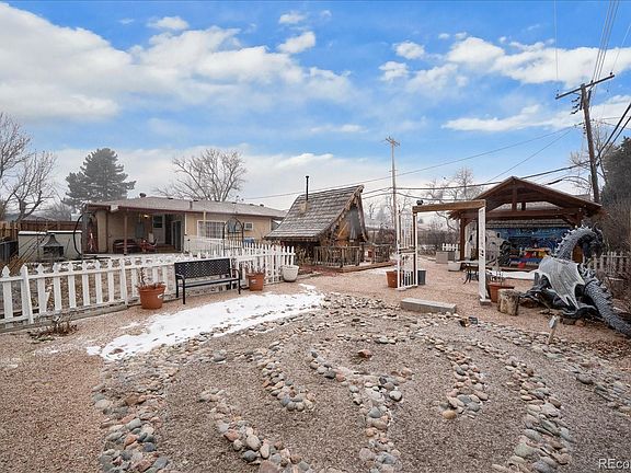 4th image of 271 E Davies Avenue