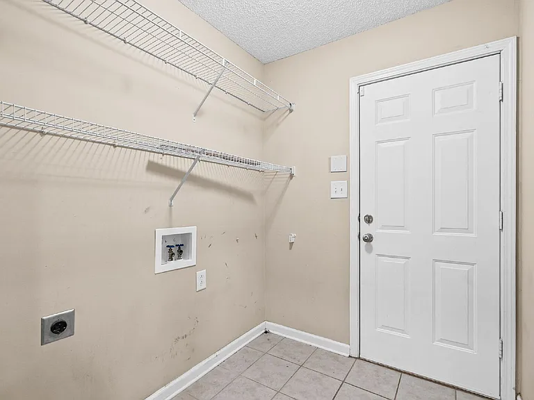 3838 Alley Sheba Dr — Photo 32