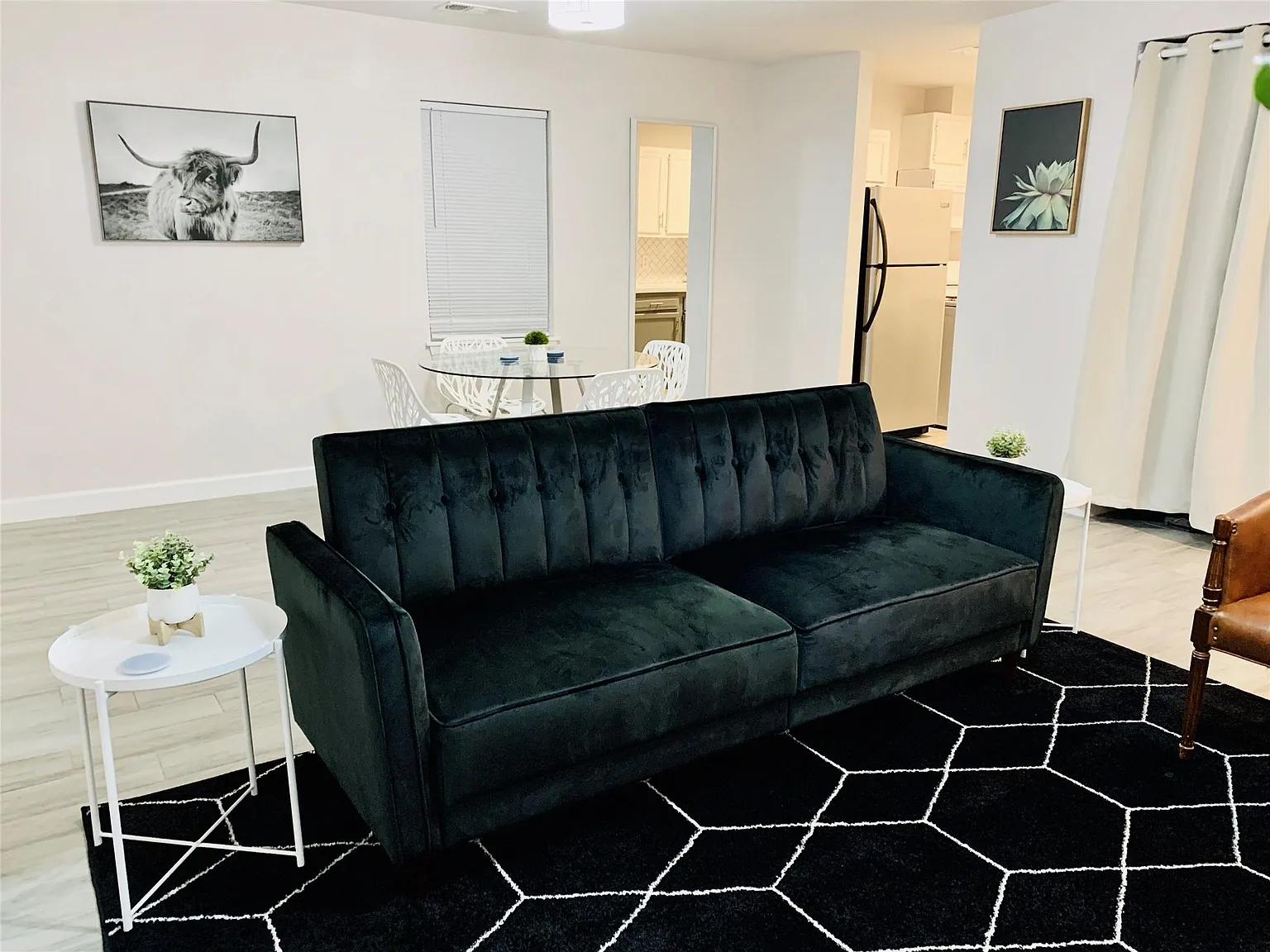 2 bed, 1.0 bath, 825 sqft, $4,000 — Photo 4