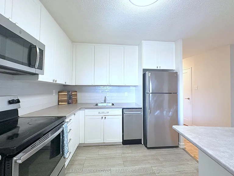30 Denton Ave #1001 — Photo 3
