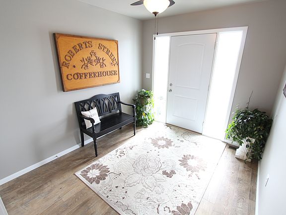 3rd image of 714 23 Avenue W
