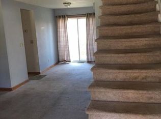 912 S Van Buren St, Sullivan, IL 61951