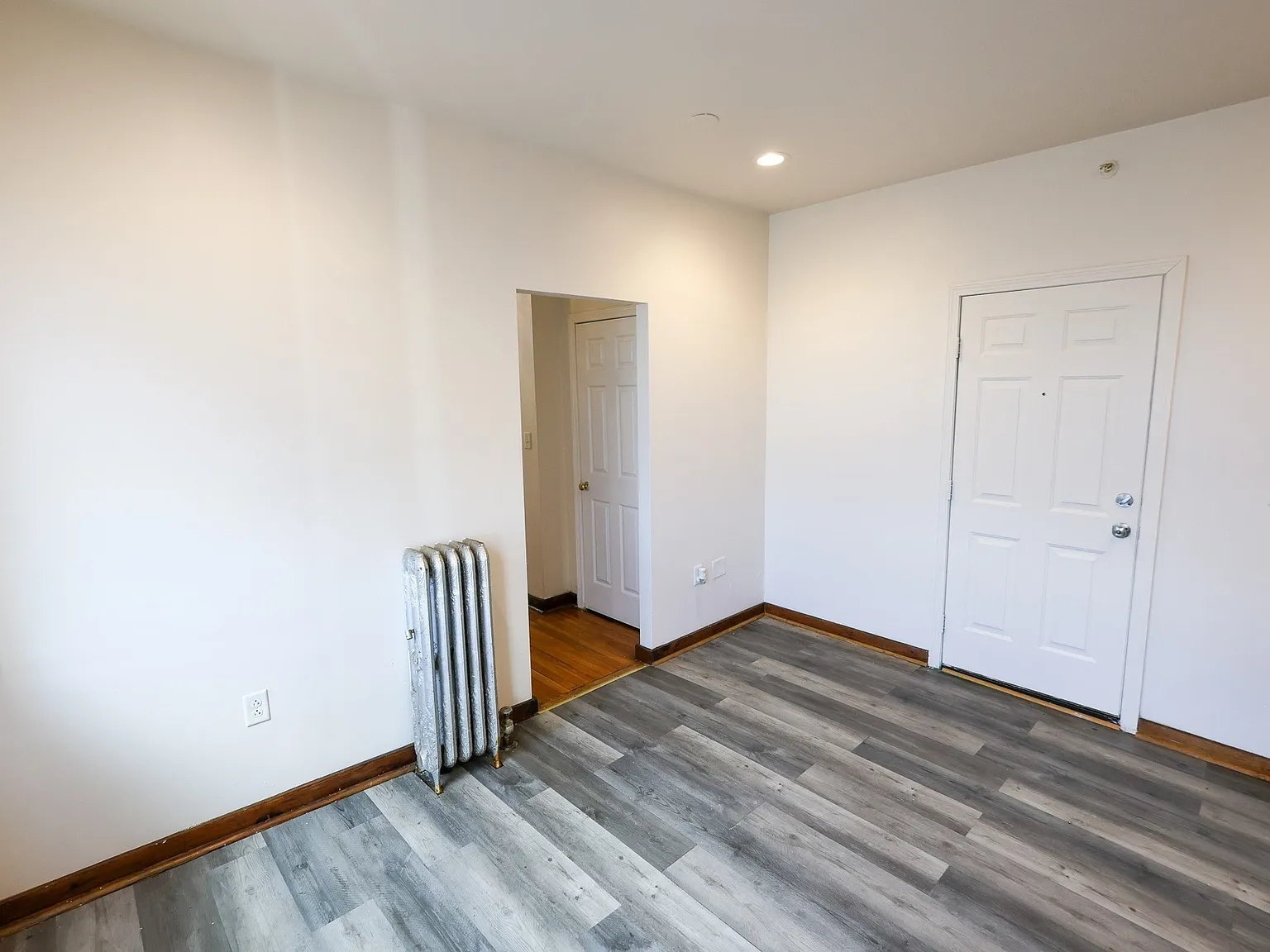 2 bed, 1.0 bath, 900 sqft, $2,800 — Photo 3