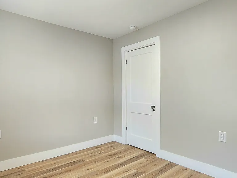 Middle room. Angle 2.