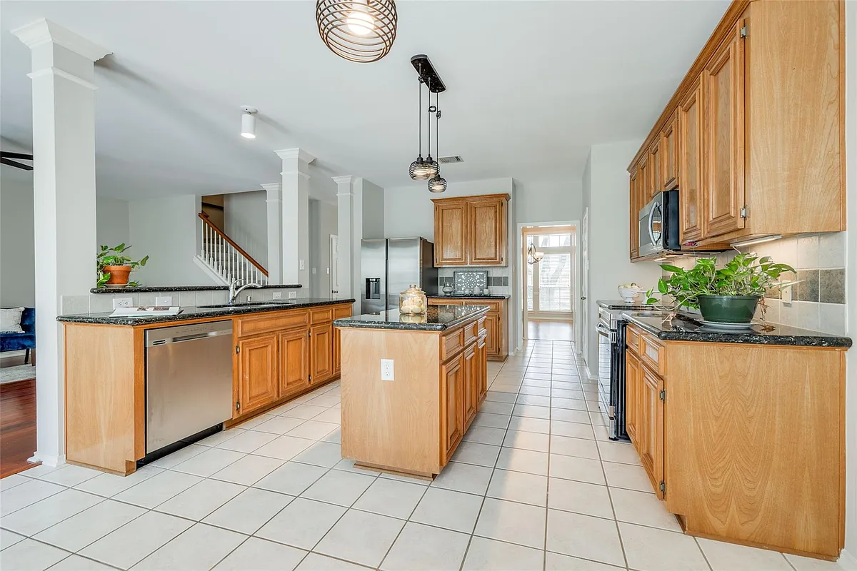 Building Photo - 12414 N Shadow Cove Ln