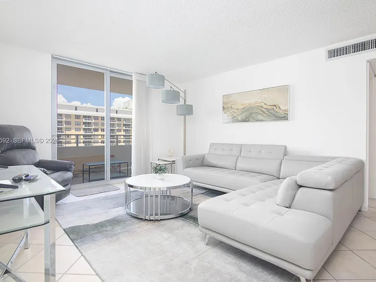 5555 Collins Ave #14U — Photo 27