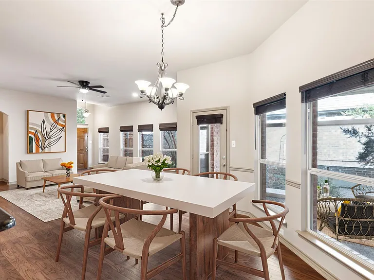 7586 Saint Stephens Sq — Photo 4