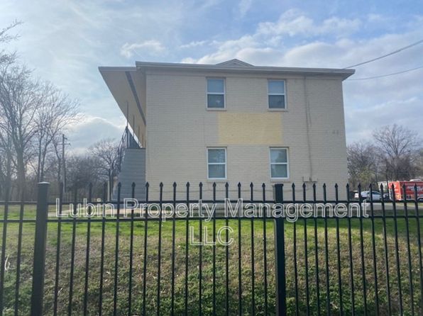 1043 College St APT 4