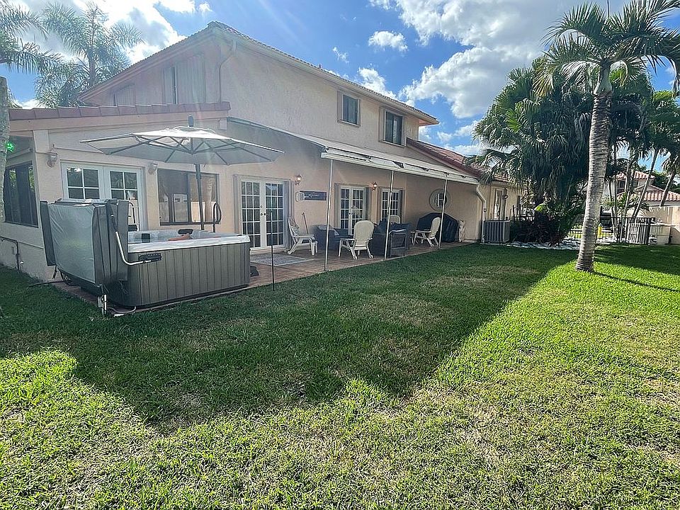 1st image of 598 NW 38th Ave